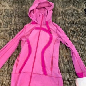 Lululemon! So cute great for snow!